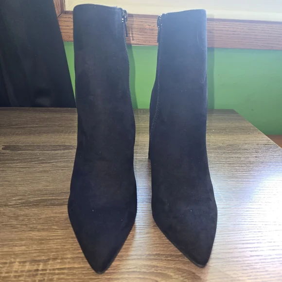 NWOB BAR III Women's Asya Pointed Toe Triangle Heel Bootie Size 5.5 - Picture 3 of 5